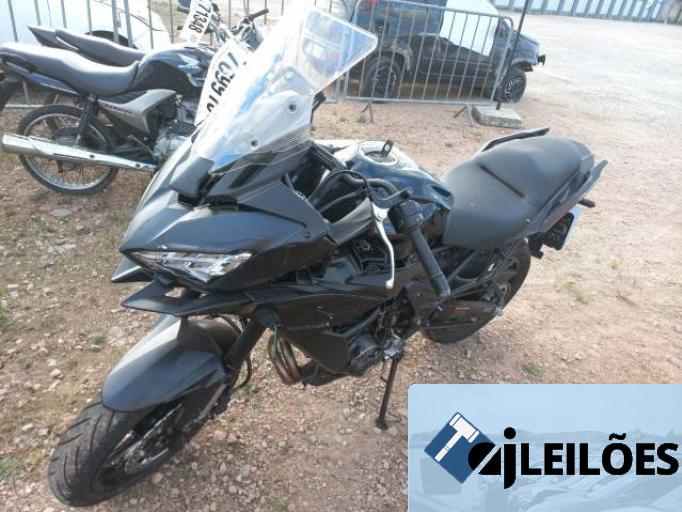 KAWASAKI VERSYS 23/23